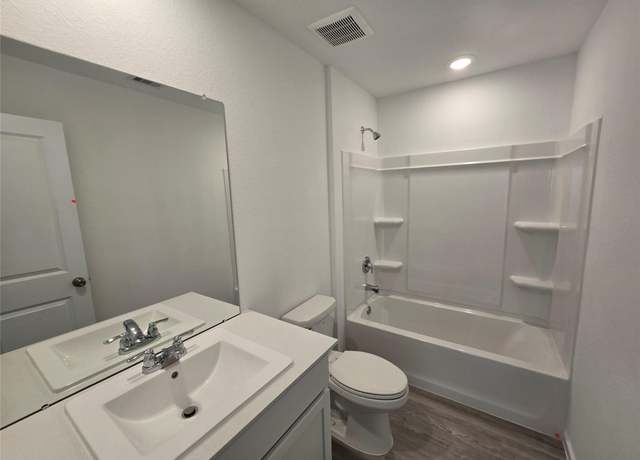Property at 1618 Winwood Dr, Conroe, TX 77303, 3 beds, 2 baths