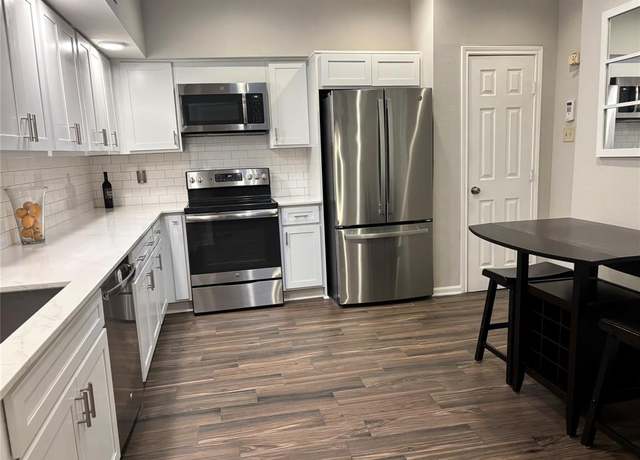Property at 6314 1st St, Bellaire, TX 77401, 3 beds, 2 baths