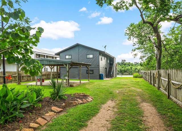 Property at 215 Selkirk Rd, Matagorda, TX 77414, 3 beds, 3 baths