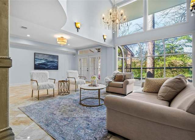 Property at 9376 Briar Forest Dr, Houston, TX 77063, 2 beds, 2.5 baths