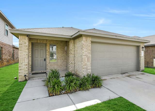 Property at 13923 Great Pines Ct, Conroe, TX 77302, 3 beds, 2 baths