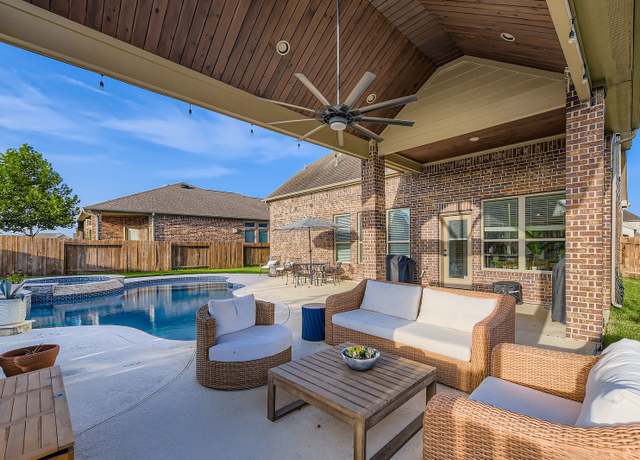 Property at 413 Westwood Dr, League City, TX 77573, 4 beds, 2.5 baths