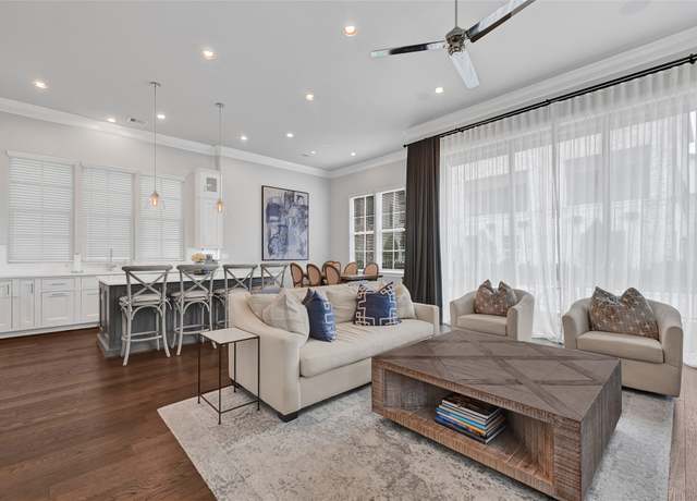 Property at 6003 Matthew Oaks Pl, Houston, TX 77007, 3 beds, 3.5 baths