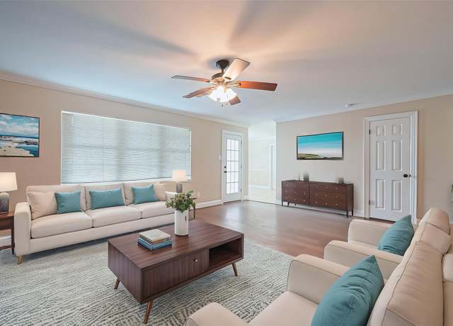 Property at 565 Landfall Ln, Conroe, TX 77302, 4 beds, 2.5 baths