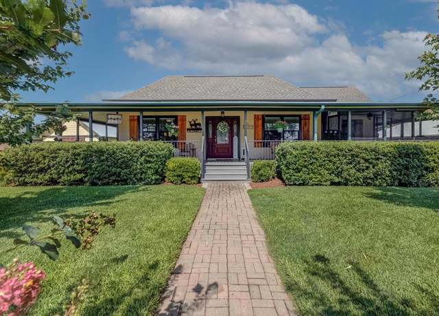 Property at 406 Virginia St, Brazoria, TX 77422, 3 beds, 2 baths