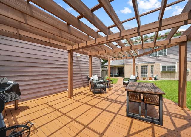 Property at 15935 Pinyon Creek Dr, Houston, TX 77095, 4 beds, 2.5 baths