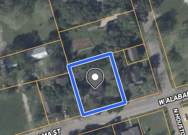 Property at 212 W Alabama St, Wharton, TX 77488, 5 beds, 2.5 baths
