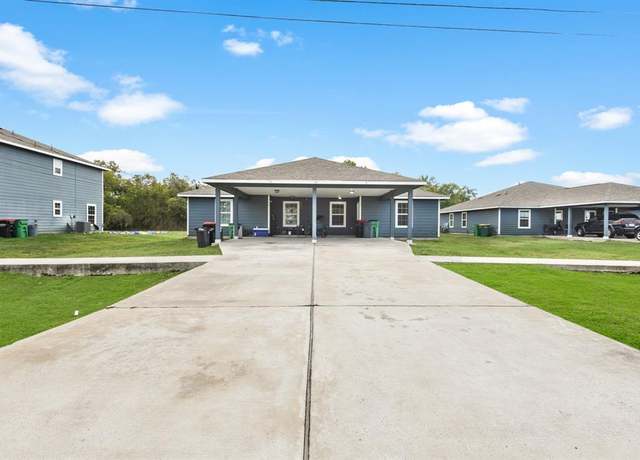 Property at 117 Craig St, Baytown, TX 77521, 6 beds, 2 baths