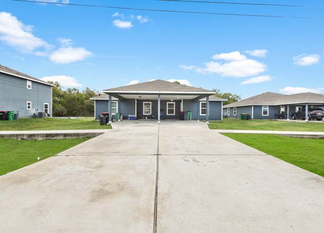 Property at 117 Craig St, Baytown, TX 77521, 3 beds, 2 baths