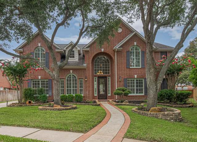 Property at 9 Foxworth Ct, Sugar Land, TX 77479, 4 beds, 3.5 baths