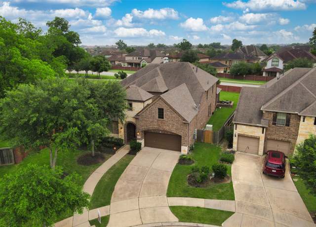 Property at 5003 Lockridge Sky Ln, Sugar Land, TX 77479, 4 beds, 3.5 baths