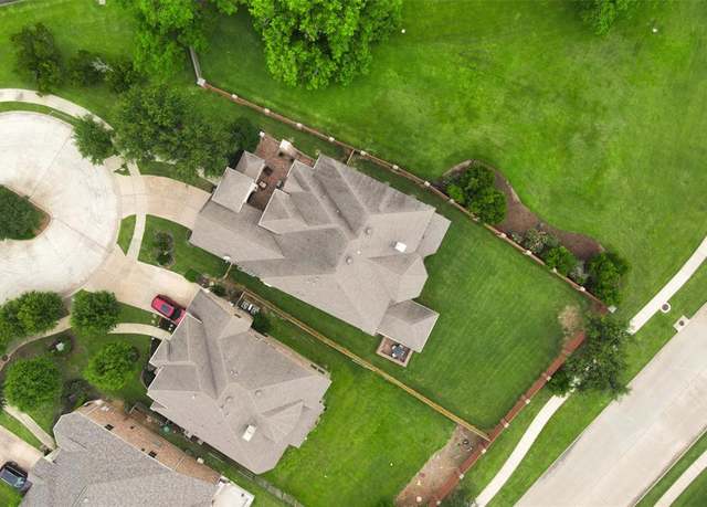 Property at 5003 Lockridge Sky Ln, Sugar Land, TX 77479, 4 beds, 3.5 baths