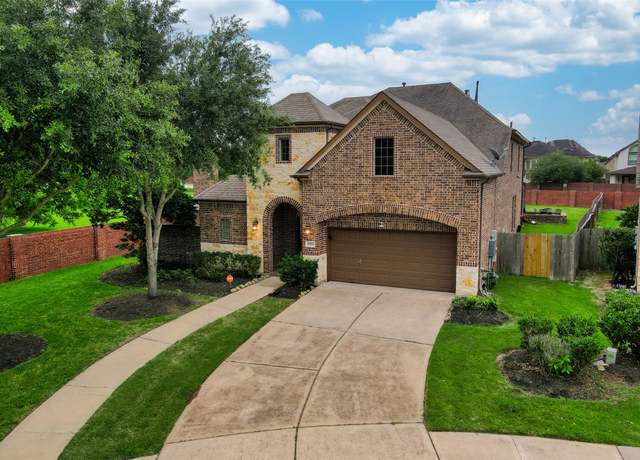 Property at 5003 Lockridge Sky Ln, Sugar Land, TX 77479, 4 beds, 3.5 baths