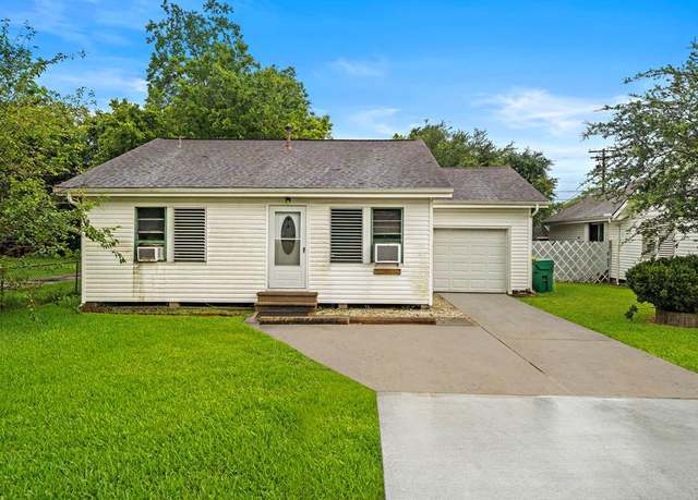 Property at 523 Main St, La Marque, TX 77568, 2 beds, 1 bath