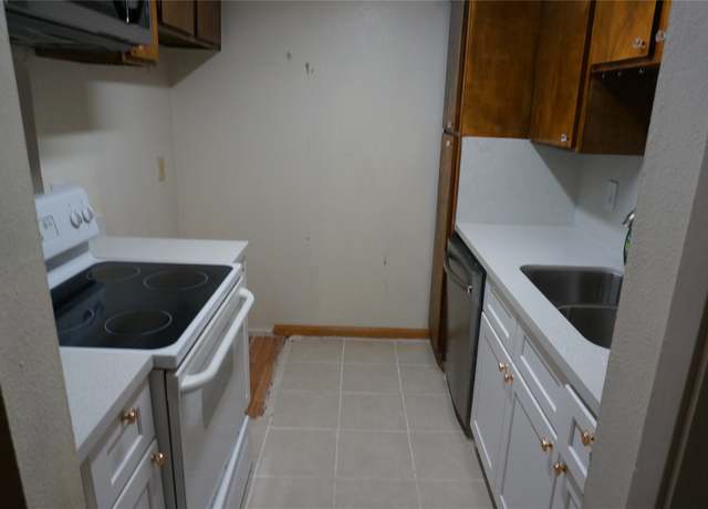 Property at 8427 Hearth Dr #4, Houston, TX 77054, 3 beds, 2 baths