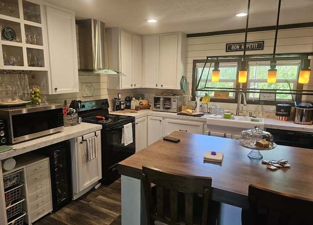 Property at 10929 Fm 83 Hwy, Bronson, TX 75930, 4 beds, 2 baths