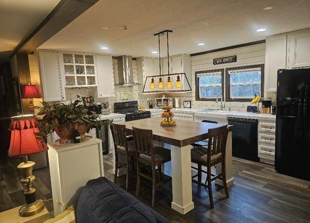 Property at 10929 Fm 83 Hwy, Bronson, TX 75930, 4 beds, 2 baths