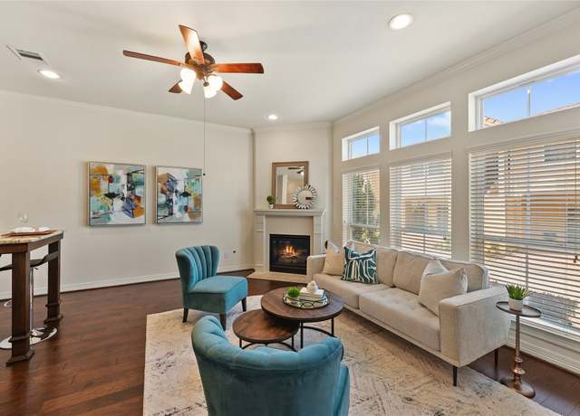 Property at 26 W Oaks Dr, Houston, TX 77058, 4 beds, 3.5 baths