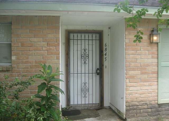 Property at 6845 Chasewood Dr, Missouri City, TX 77489, 2 beds, 2 baths