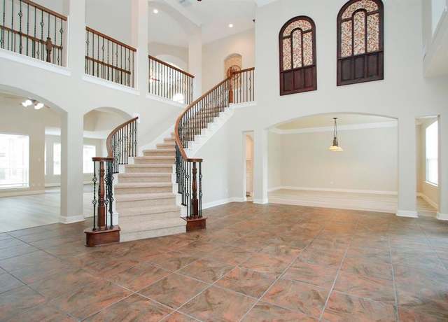 Property at 28302 Hollow Springs Lane Ln, Spring, TX 77386, 4 beds, 3.5 baths