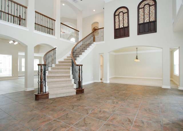Property at 28302 Hollow Springs Lane Ln, Spring, TX 77386, 4 beds, 3.5 baths