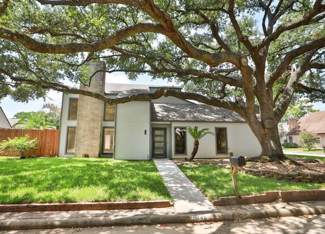 Property at 1345 Du Lock Ln, Houston, TX 77055, 3 beds, 2.5 baths