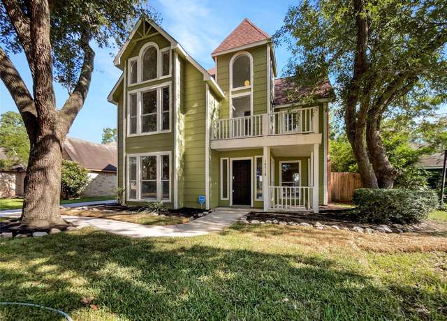 Property at 14718 W Bend Dr, Houston, TX 77082, 3 beds, 2.5 baths