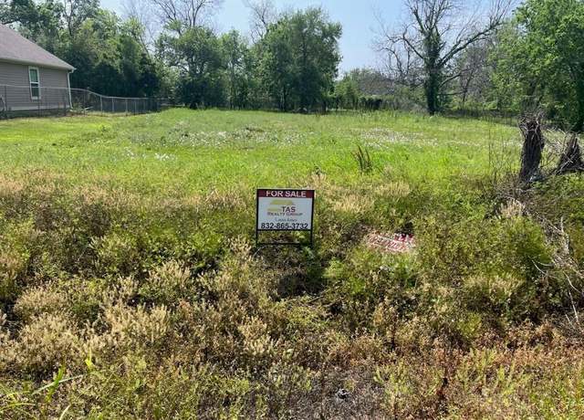 Property at 5401 Evelyn St, Texas City, TX 77591