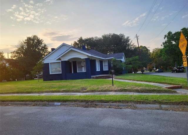 Property at 125 Canton St, Houston, TX 77012, 3 beds, 2 baths