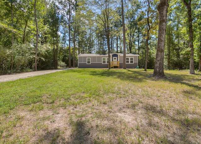 Property at 304 N Walnut Dr, Trinity, TX 75862, 3 beds, 2 baths