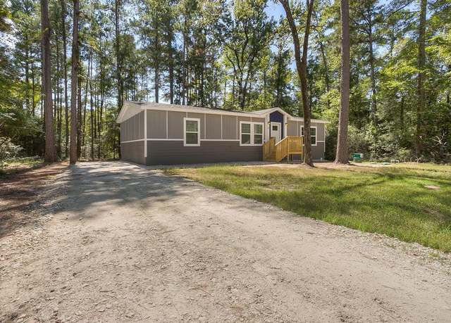 Property at 304 N Walnut Dr, Trinity, TX 75862, 3 beds, 2 baths