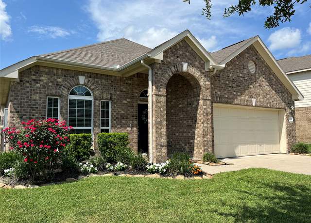 Property at 13215 Dover Bluff Dr, Rosharon, TX 77583, 3 beds, 2 baths