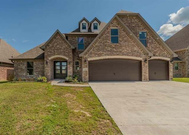 Property at 7955 Farrah St, Beaumont, TX 77707, 4 beds, 3.5 baths