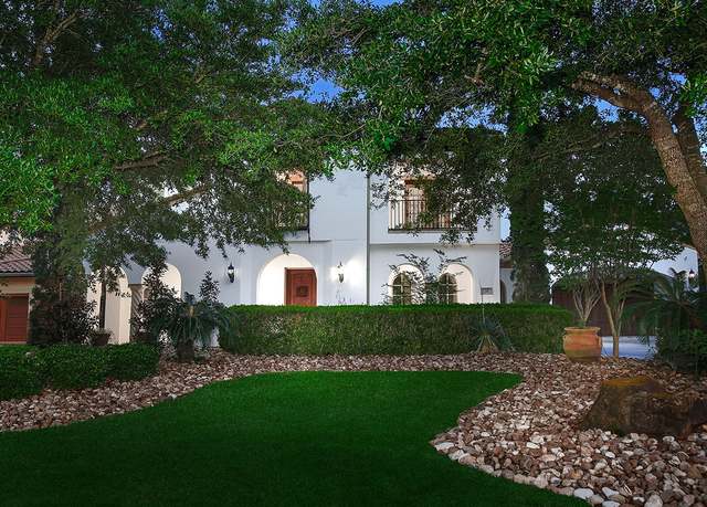 Property at 31 N Player Manor Cir, The Woodlands, TX 77382, 5 beds, 5.5 baths