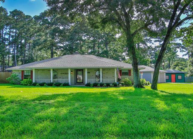 Property at 2102 Candy St, Pinehurst, TX 77362, 3 beds, 2 baths
