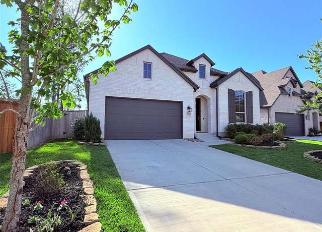 Property at 217 Sky Top Dr, Montgomery, TX 77316, 5 beds, 3 baths