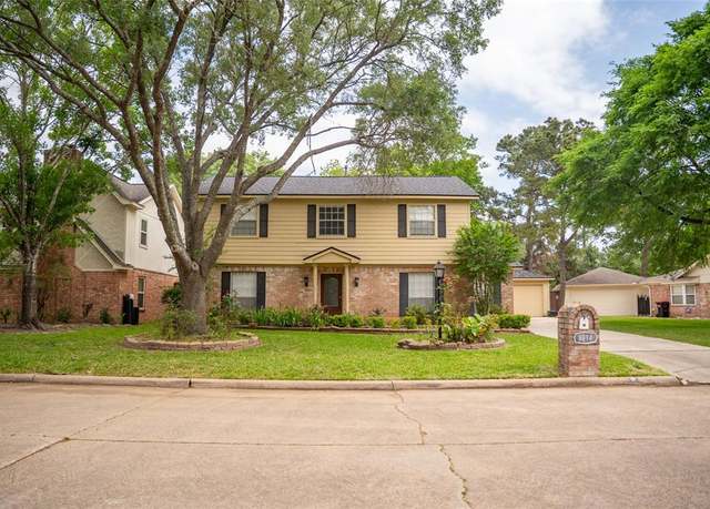 Property at 8214 Roebourne Ln, Houston, TX 77070, 4 beds, 2.5 baths