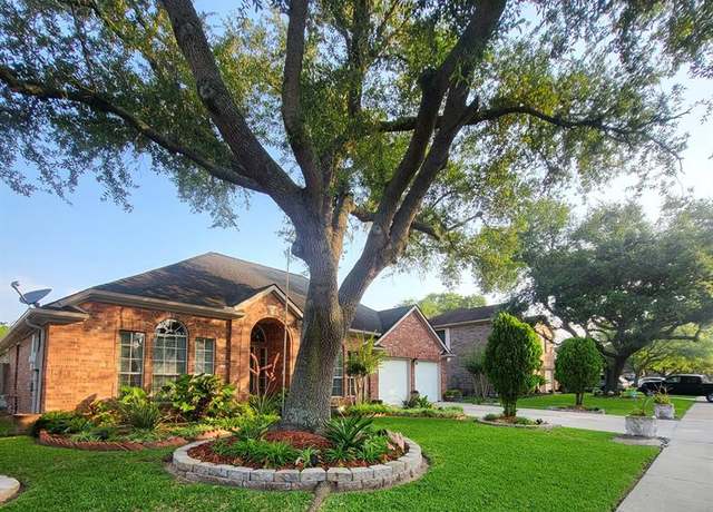 Property at 2014 N Mission Cir, Friendswood, TX 77546, 4 beds, 2 baths