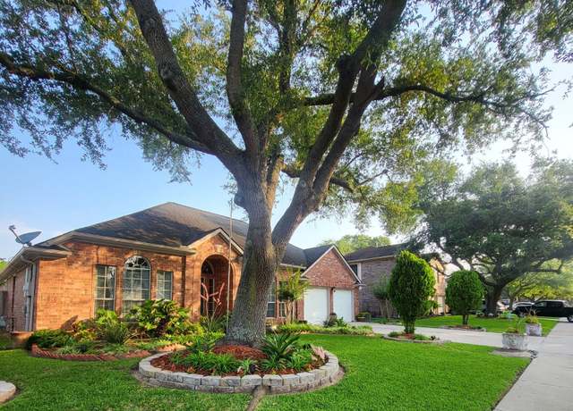 Property at 2014 N Mission Cir, Friendswood, TX 77546, 4 beds, 2 baths
