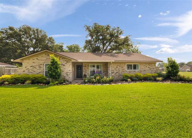 Property at 1209 Kansas Ave S, Anahuac, TX 77514, 3 beds, 2 baths