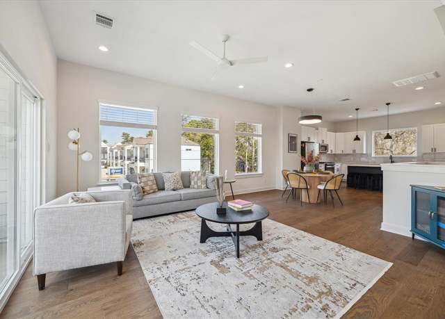 Property at 4714 Moving Meadows Dr, Houston, TX 77018, 3 beds, 3.5 baths