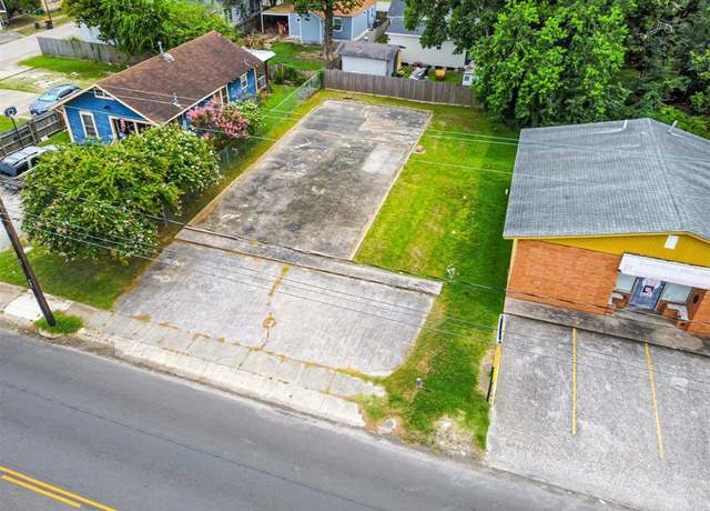 Property at 213 E Texas Ave, Baytown, TX 77520