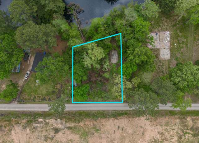 Property at 1457 Country Ln, Conroe, TX 77384