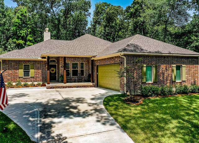 Property at 1812 Camellia Dr, Huntsville, TX 77340, 3 beds, 2 baths