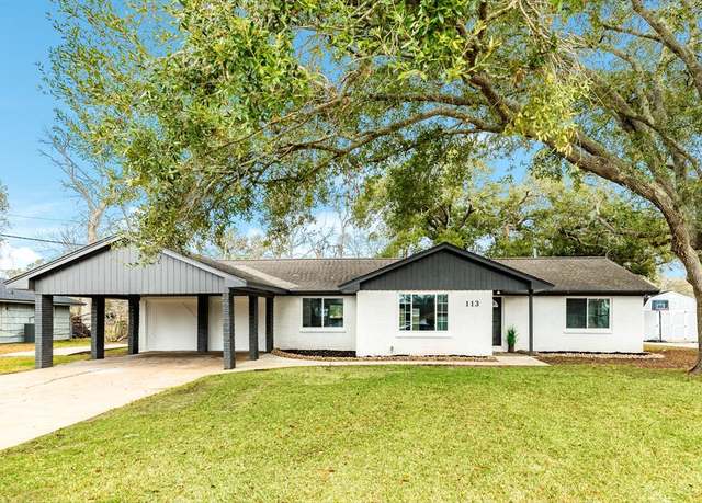 Property at 113 Persimmon Ln, Lake Jackson, TX 77566, 4 beds, 3 baths