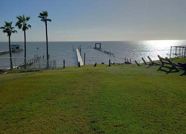 Property at 9604 Ocean Dr, Beach City, TX 77523
