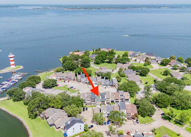 Property at 1907 Clipper Ct, Willis, TX 77318, 2 beds, 2.5 baths