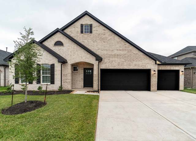 Property at 331 Riesling Dr, Alvin, TX 77511, 4 beds, 2.5 baths