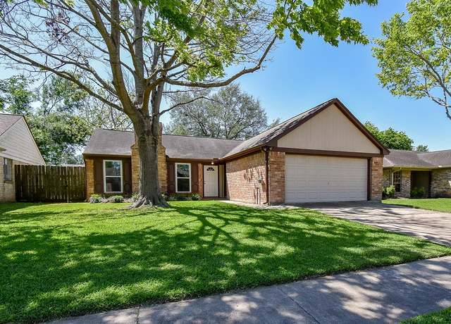 Property at 2410 Lively Ln, Sugar Land, TX 77479, 2 beds, 3 baths