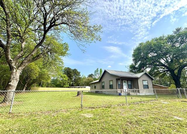 Property at 909 W Elder, Colmesneil, TX 75938, 3 beds, 2 baths